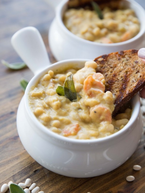 20191108_5dc530d3af3a4 Creamy Roasted Garlic White Bean Soup