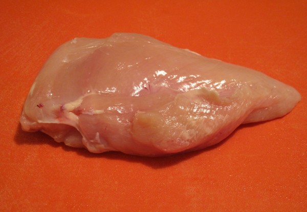 20191111_5dc8f8ee54f29 This Tiny Detail on Your Chicken Breast Means More Fat and Less Protein