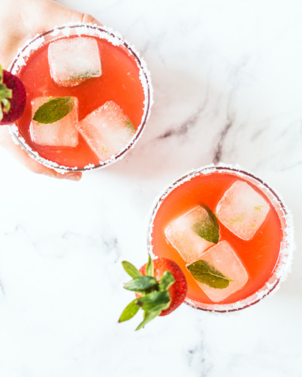 20191111_5dc8fa901be72 Strawberry Rhubarb Margaritas with Mint Lime Ice