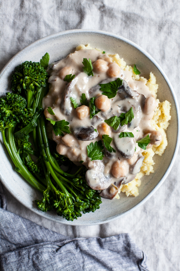 Creamy-vegan-chickpeas-mushrooms-3 Creamy Chickpeas & Mushrooms Over Mashed Potatoes