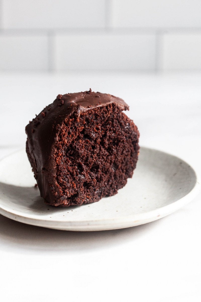 Vegan-choc-bundt-cake-4 Vegan Chocolate Bundt Cake with Chocolate Ganache Glaze