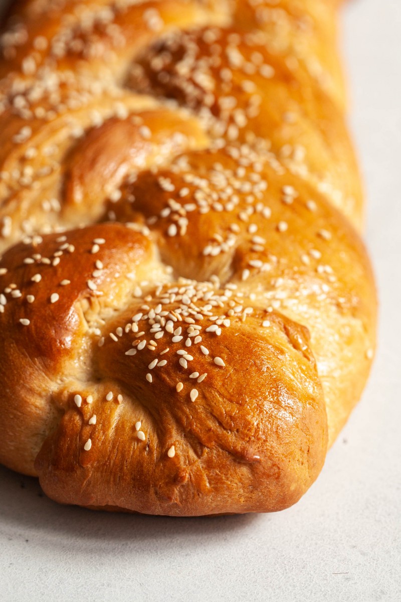 20200506_5eb27ec64d2e3 Vegan Tsoureki (Greek Easter Bread)