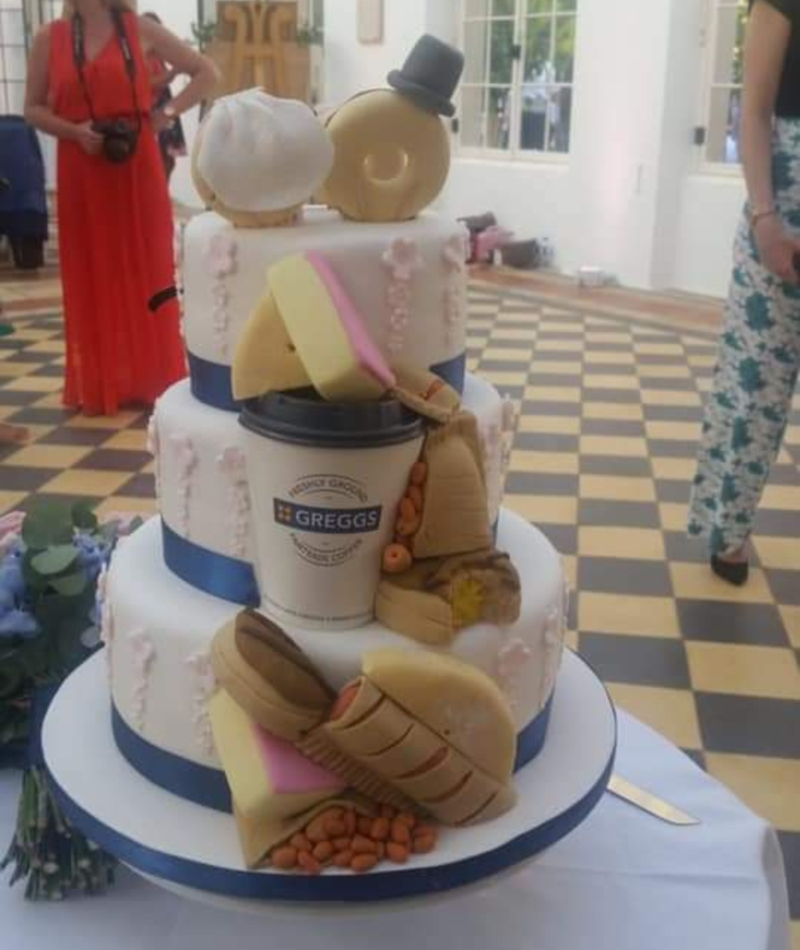 20240320_65faa31b874fb Wedding Cake Fails the Guests Will Never Forget