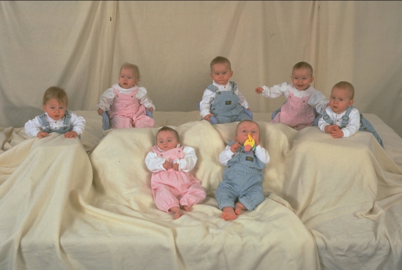 20240422_662613966ee9d The Remarkable Story of the Very First All-Girl Sextuplets